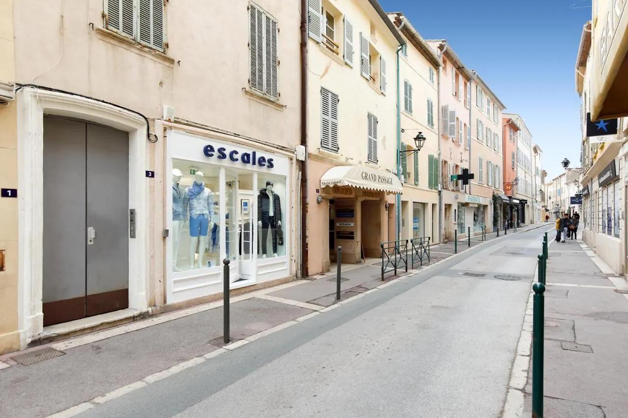 Ginabelayourhosthelper Saint-Tropez Francia