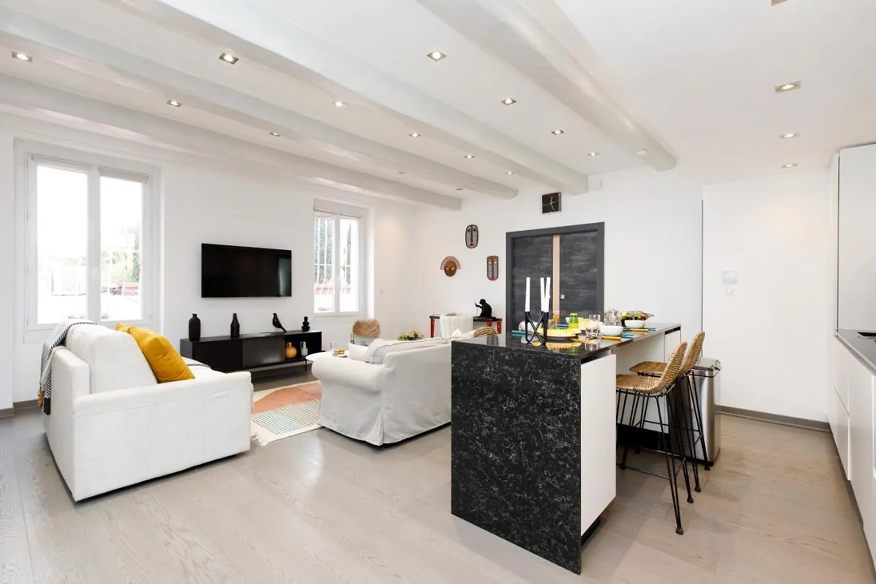 Apartment Ginabelayourhosthelper Saint-Tropez
